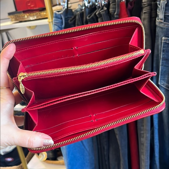 Louis Vuitton Red Vernis Zippy Leather Wallet - Picture 9 of 15